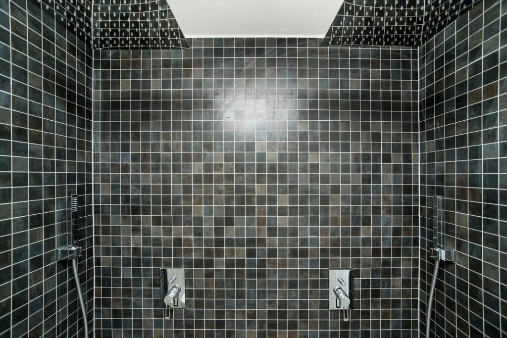 Old Town 1 Bedroom Oasis With Ac And Double Shower Prága Kültér fotó